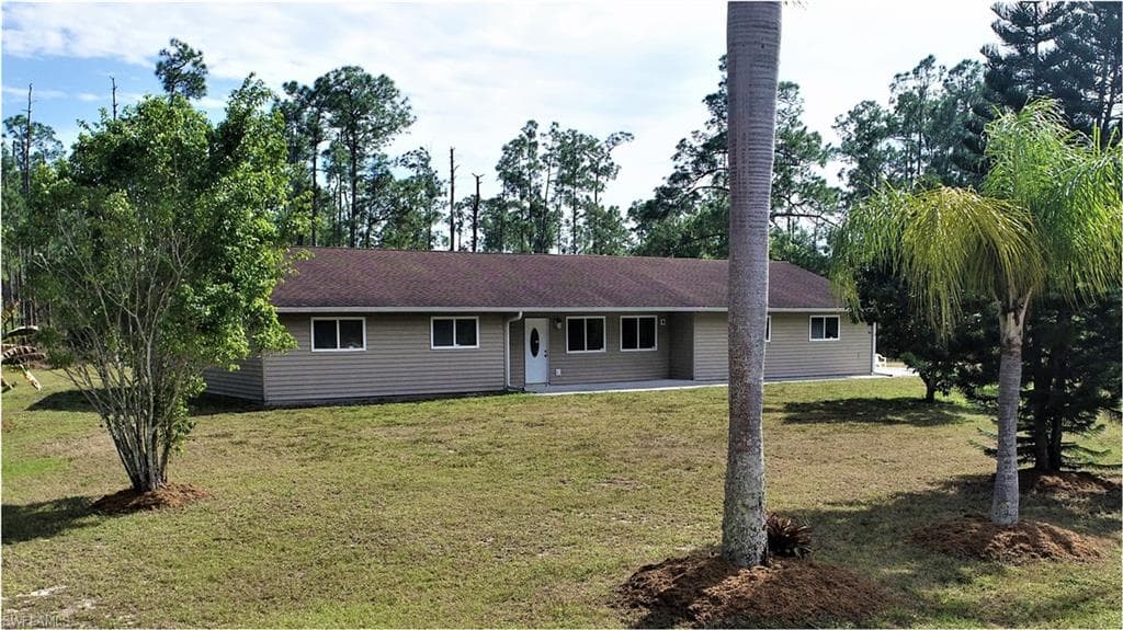 816 Johns AVE LEHIGH ACRES, FL 33972