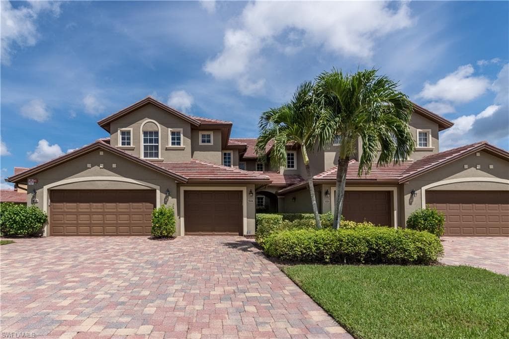 6682 Alden Woods CIR 201 NAPLES, FL 34113