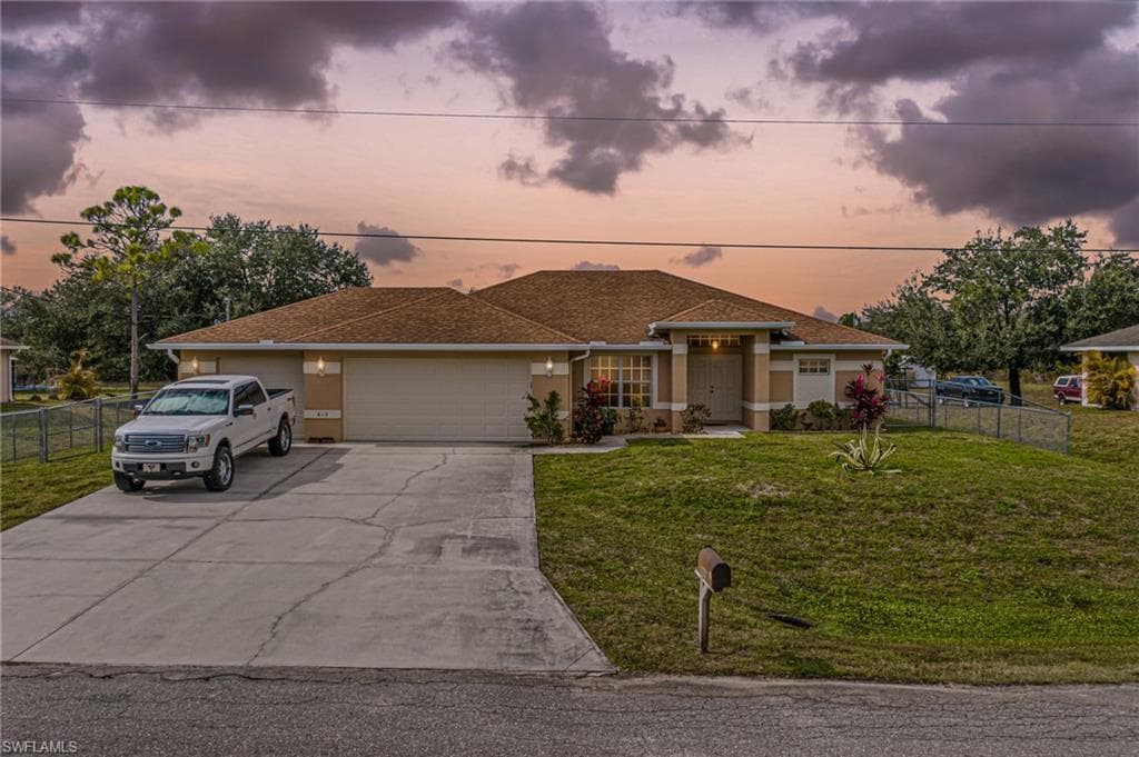 819 Hibiscus AVE LEHIGH ACRES, FL 33972