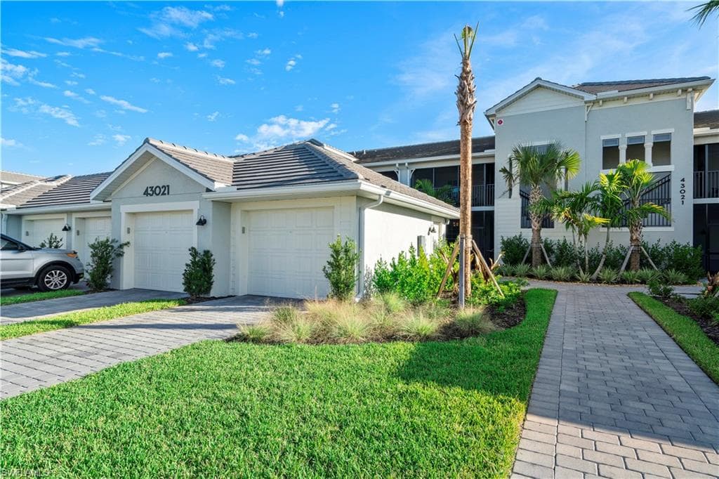 43021 Greenway BLVD 1113 NORTH FORT MYERS, FL 33982
