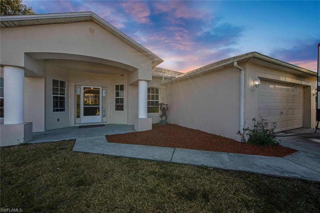 823 UMBER DR FORT MYERS, FL 33913