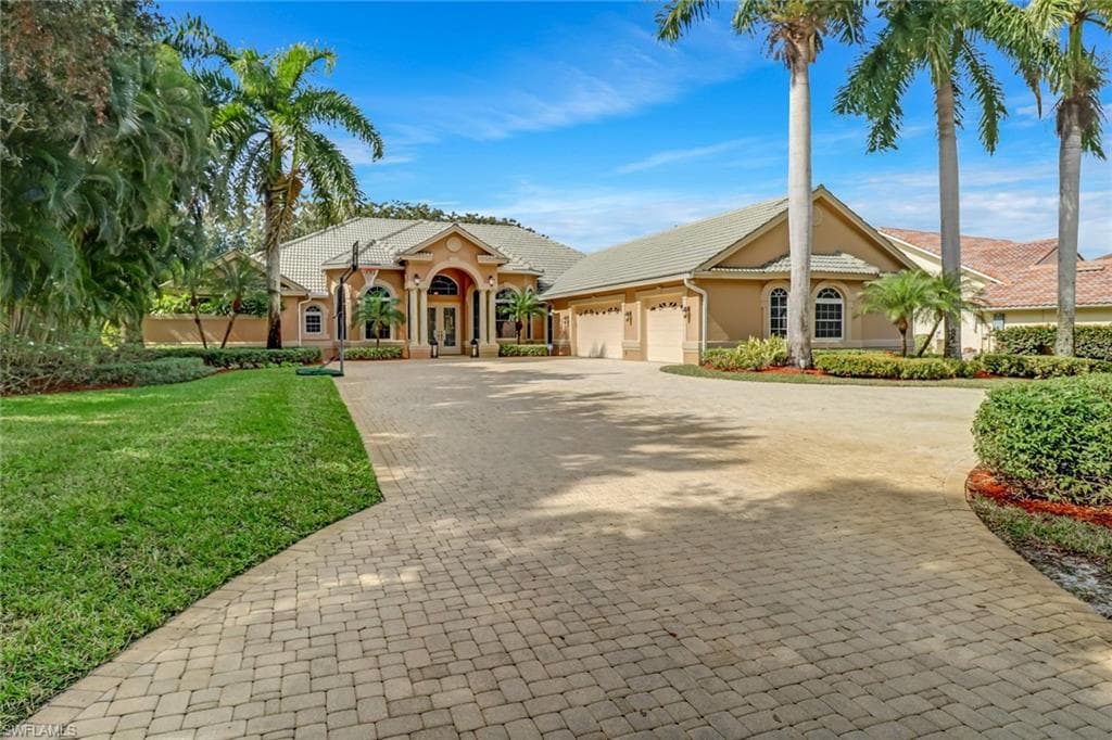 9235 The Lane NAPLES, FL 34109