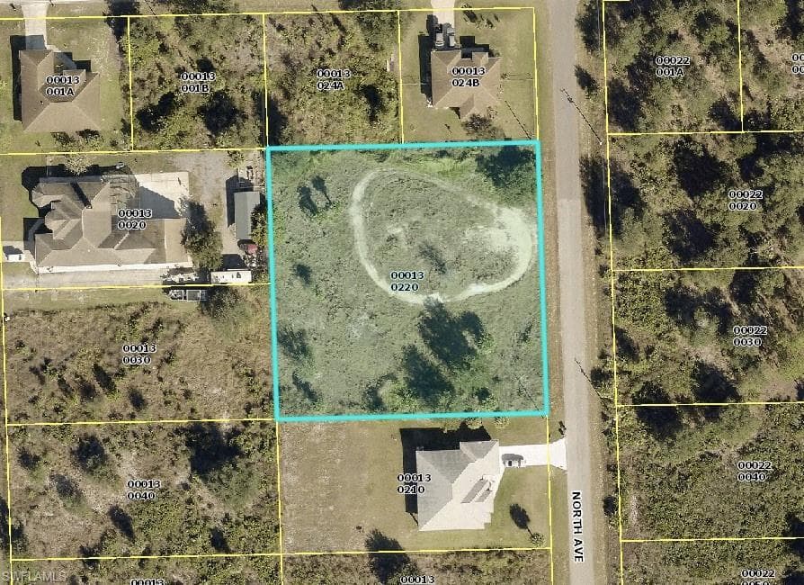 919 North AVE LEHIGH ACRES, FL 33972