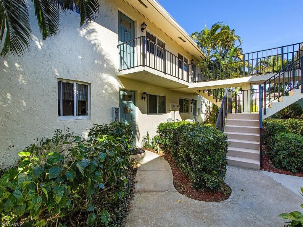 185 Palm DR 18-G NAPLES, FL 34112