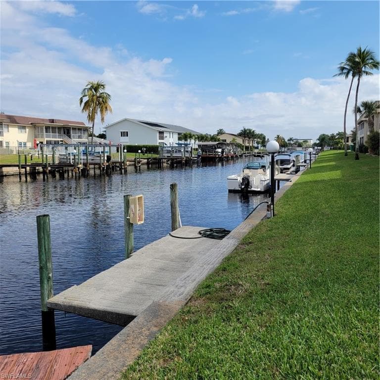 909 SE 46th LN 201 CAPE CORAL, FL 33904