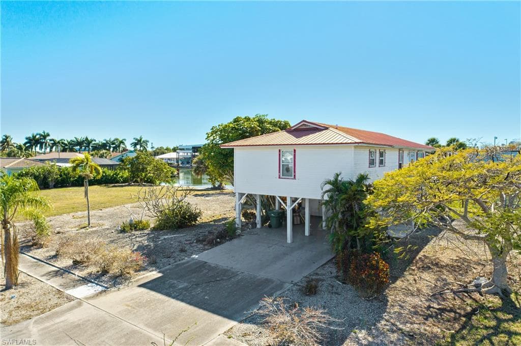 824 Rose CT MARCO ISLAND, FL 34145