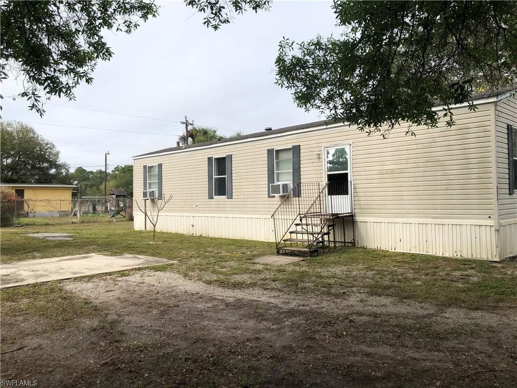 8406 Mcdaniel DR NORTH FORT MYERS, FL 33917