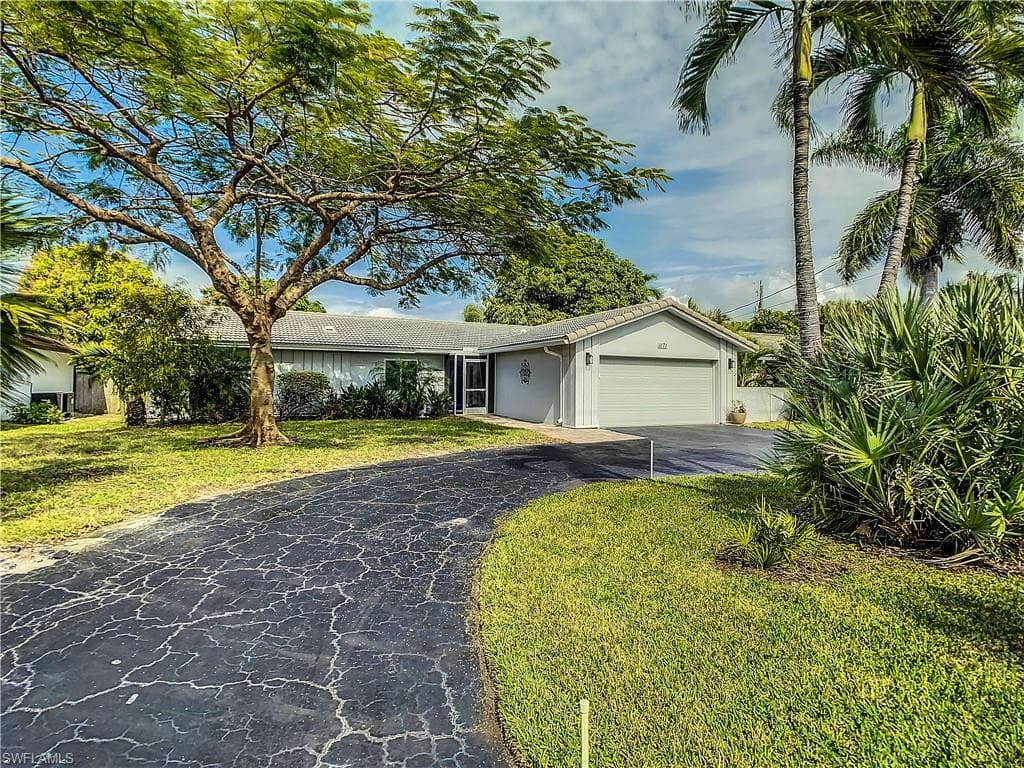 1171 26th AVE N NAPLES, FL 34103