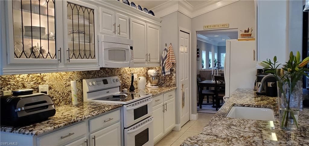 1440 Tiffany LN 2801 NAPLES, FL 34105