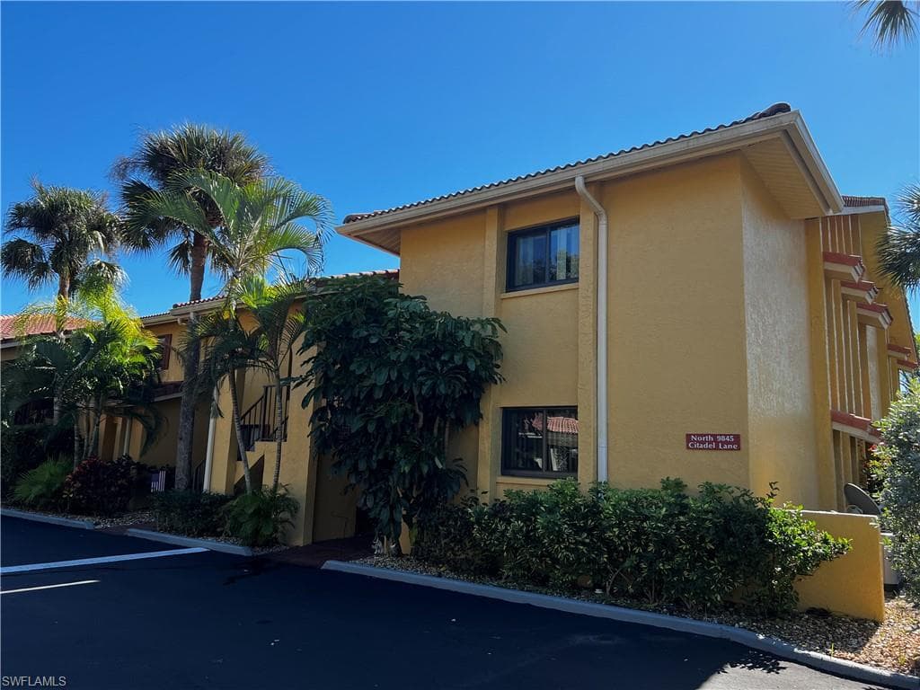 9845 Citadel LN 105 BONITA SPRINGS, FL 34135