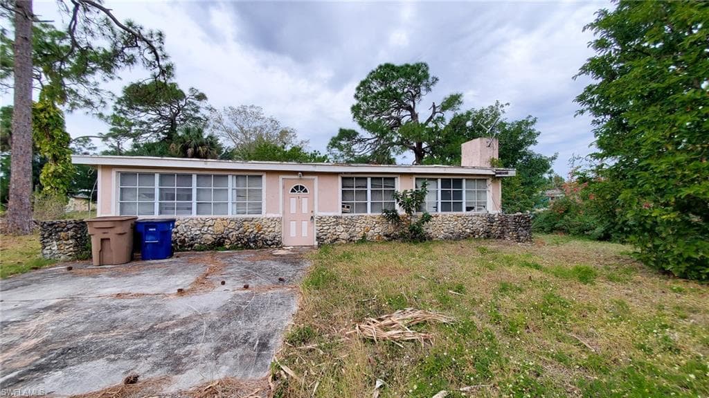 113 Lincoln AVE LEHIGH ACRES, FL 33936