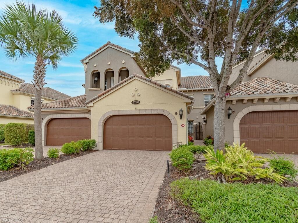 3720 Montreux LN 201 NAPLES, FL 34114