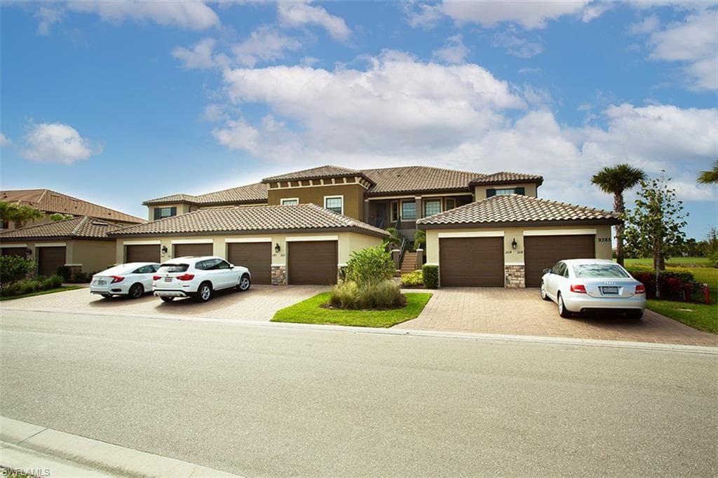 9385 Pocida CT 103 NAPLES, FL 34119