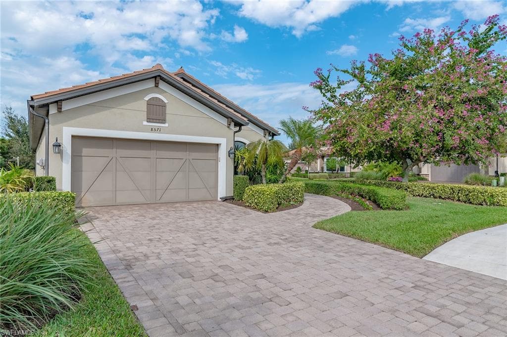 8571 Maggiore CT NAPLES, FL 34114