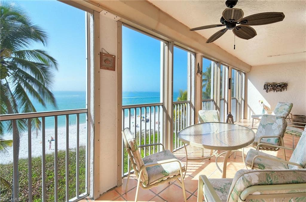 9485 Gulf Shore DR B-301 NAPLES, FL 34108