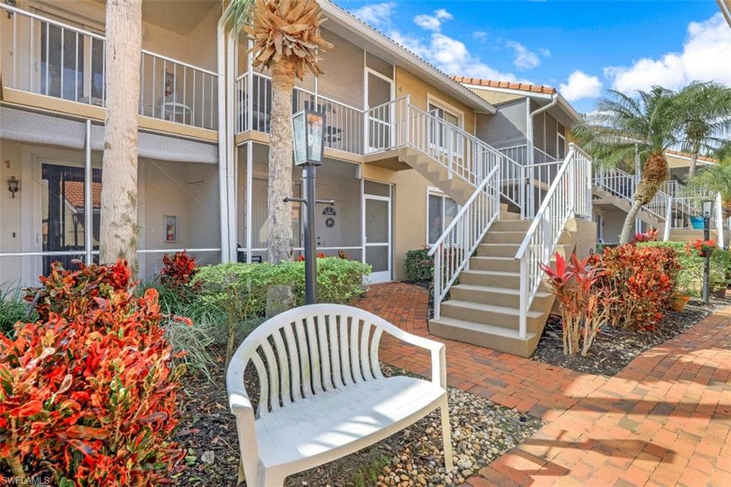 2305 Hidden Lake DR 3704 NAPLES, FL 34112