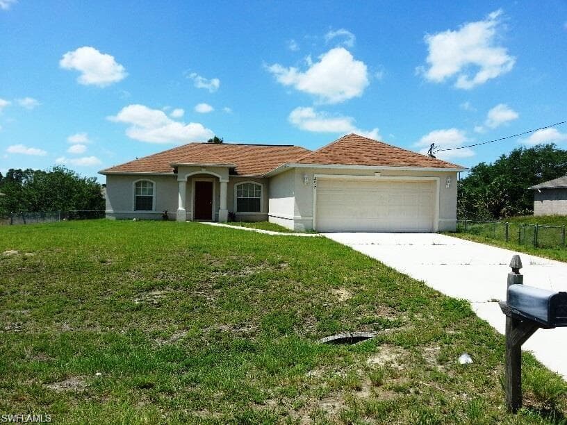 2037 Wanda AVE N LEHIGH ACRES, FL 33971