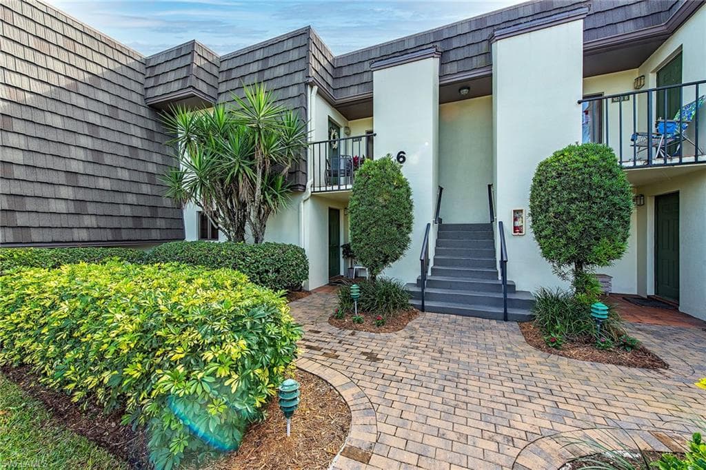 1672 Spoonbill LN 1672 NAPLES, FL 34105