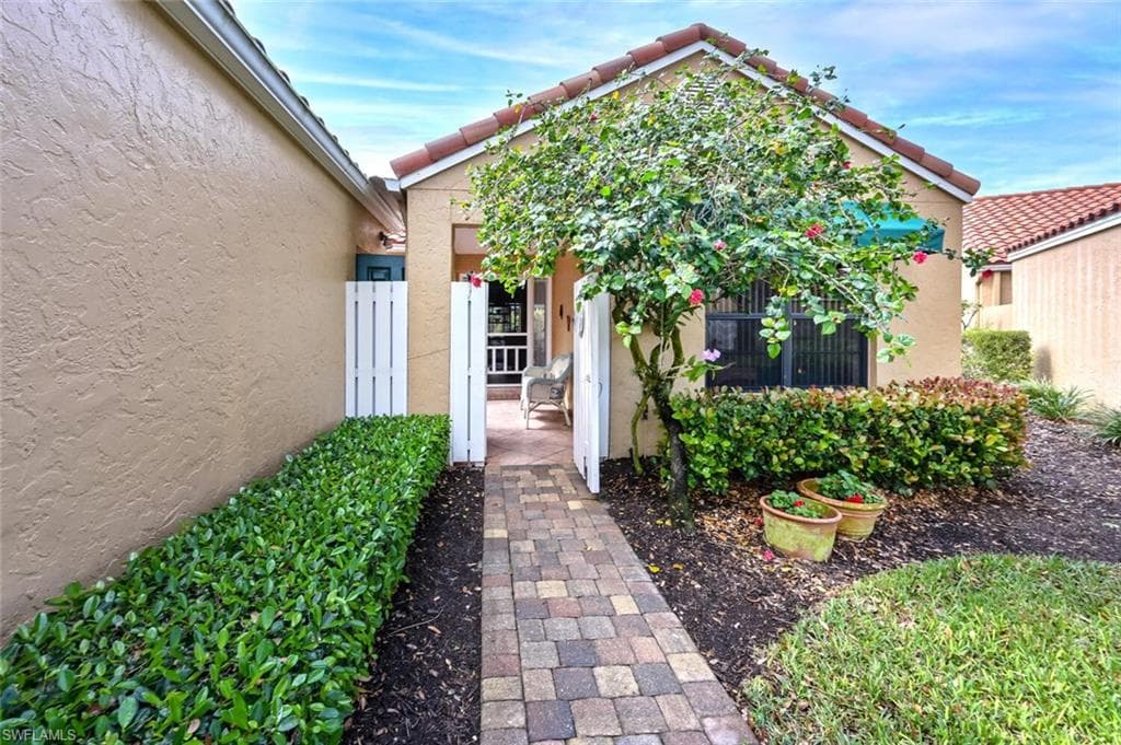 723 Reef Point CIR 15 NAPLES, FL 34108