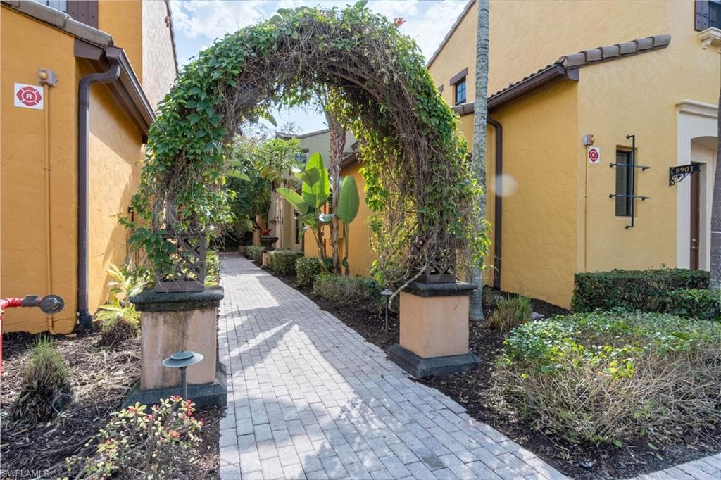 9128 Delano ST 89-2 NAPLES, FL 34113