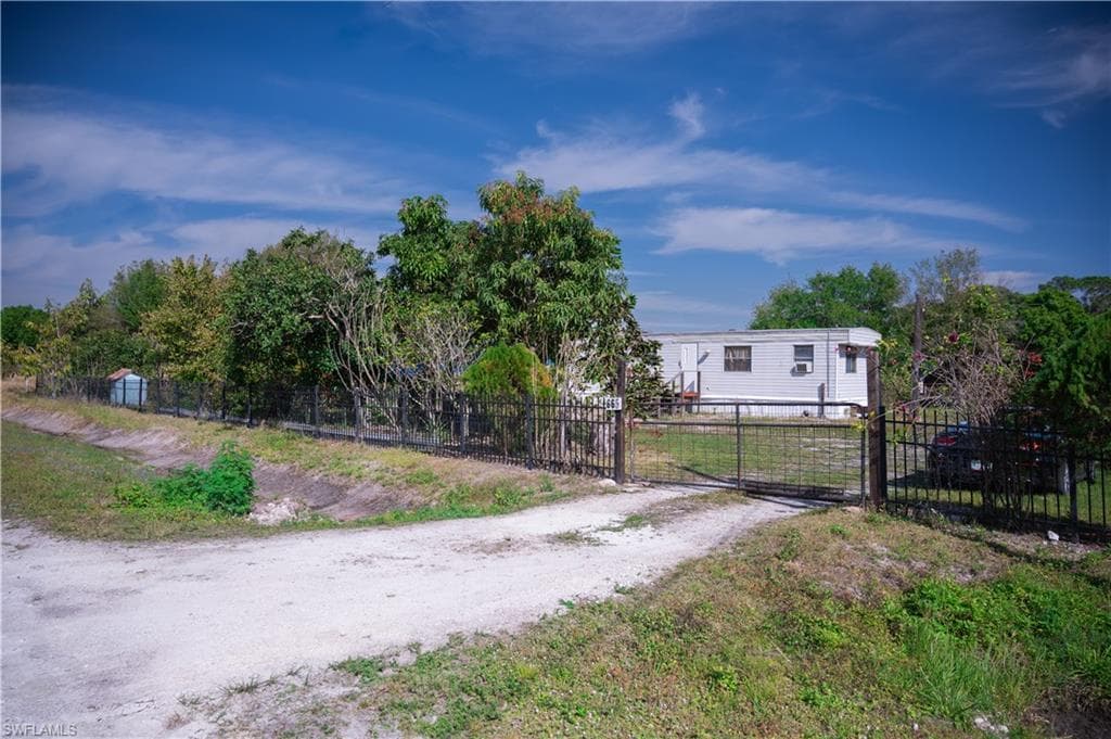 665 Palomino ST CLEWISTON, FL 33440