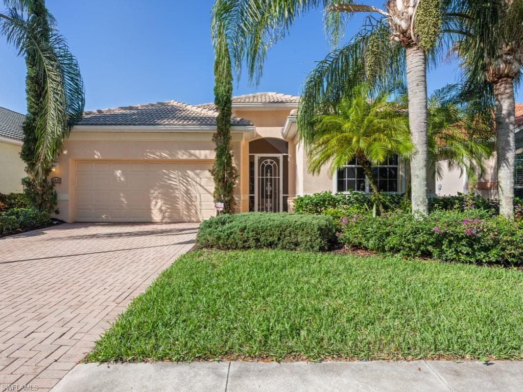 3535 Grand Cypress DR NAPLES, FL 34119