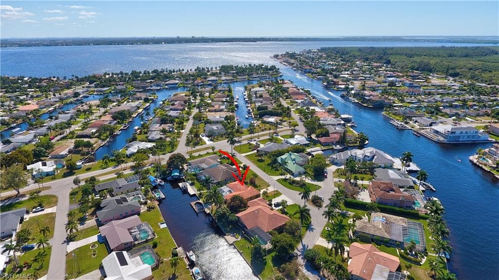 5233 Savoy CT CAPE CORAL, FL 33904