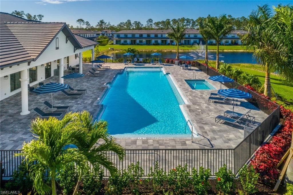 7561 Carnegie WAY NAPLES, FL 34119