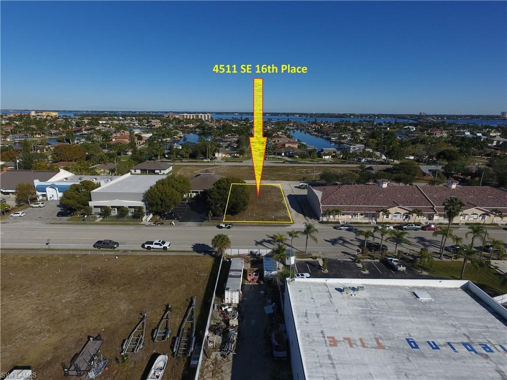 4511 SE 16th PL CAPE CORAL, FL 33904