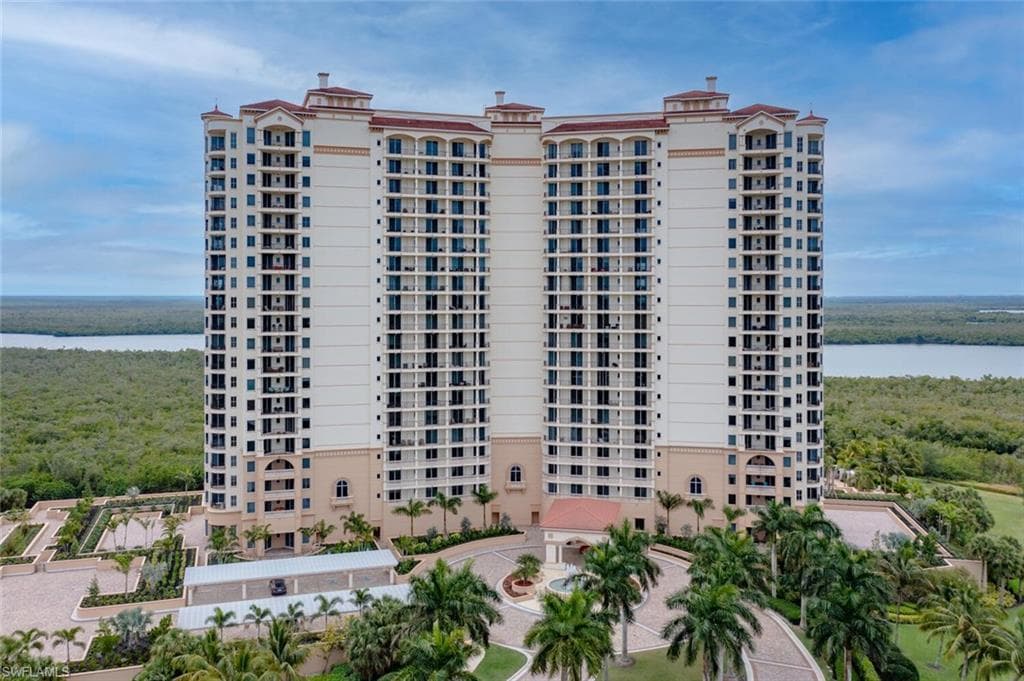 1050 Borghese LN 1802 NAPLES, FL 34114