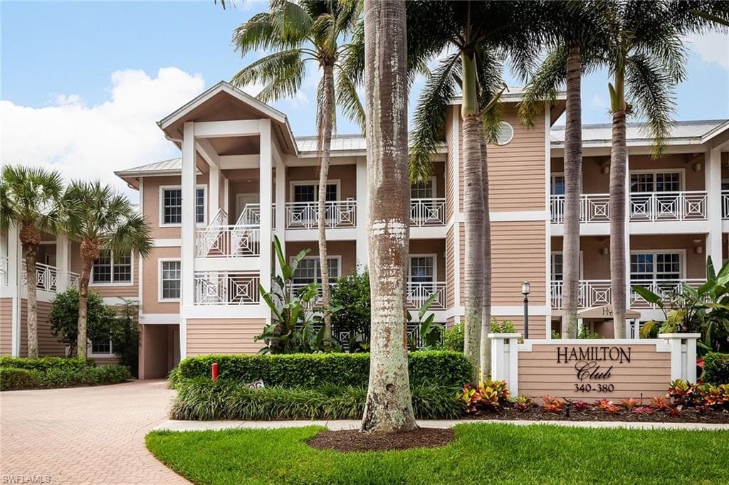 360 7th AVE S 4 NAPLES, FL 34102