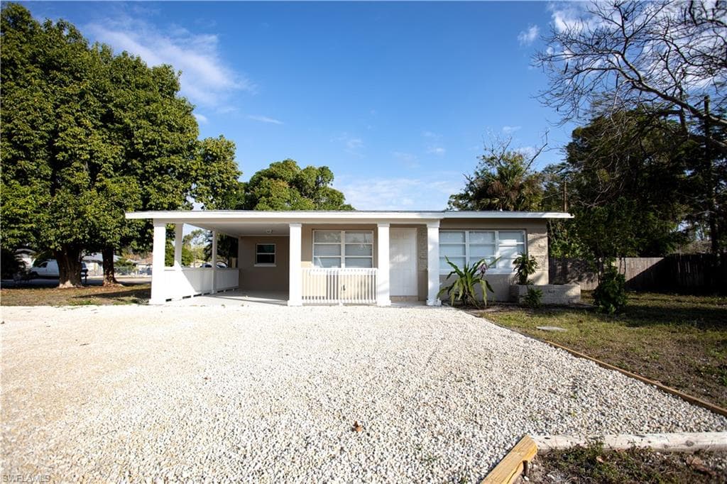 1737 Cypress DR FORT MYERS, FL 33907
