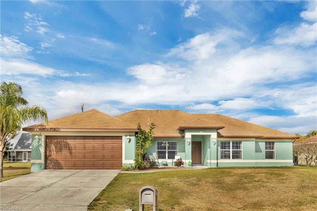 2047 NE 20th ST CAPE CORAL, FL 33909