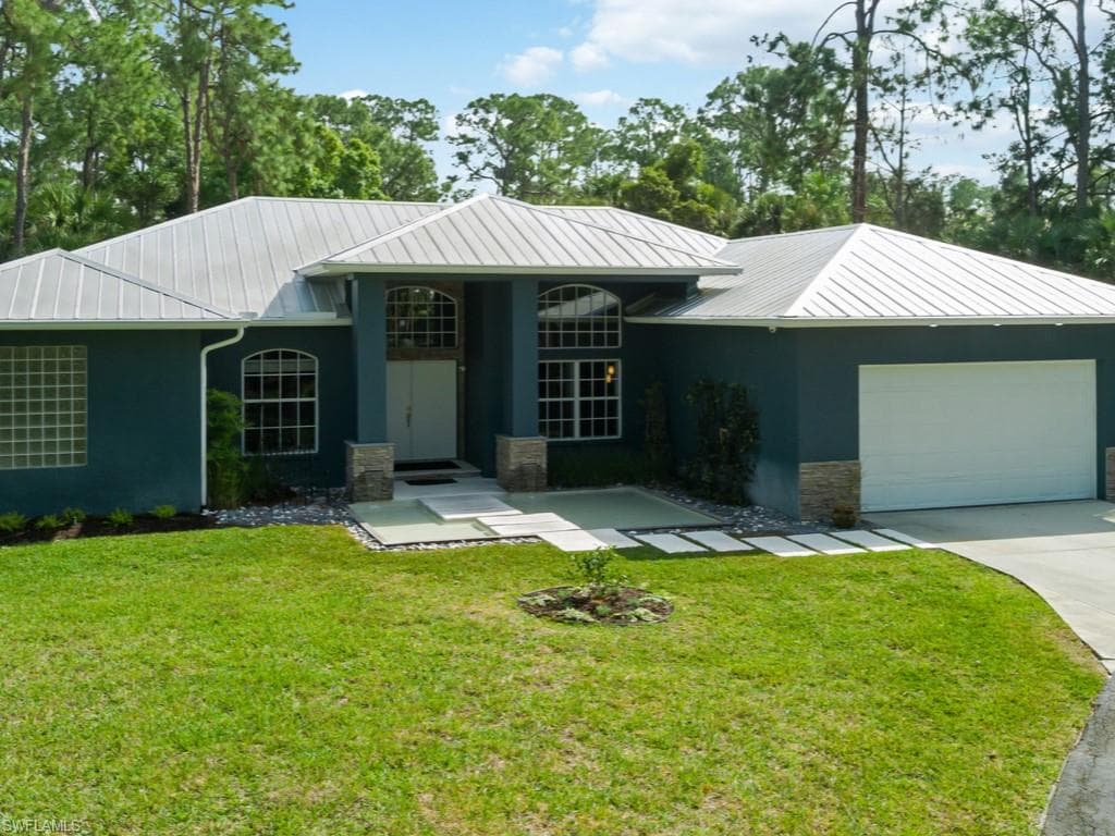 364 Logan BLVD S NAPLES, FL 34119