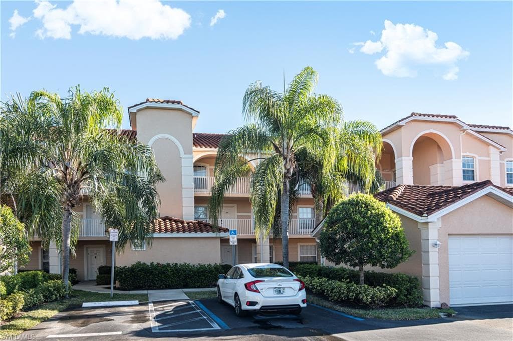 26630 Rosewood Pointe DR 205 BONITA SPRINGS, FL 34135