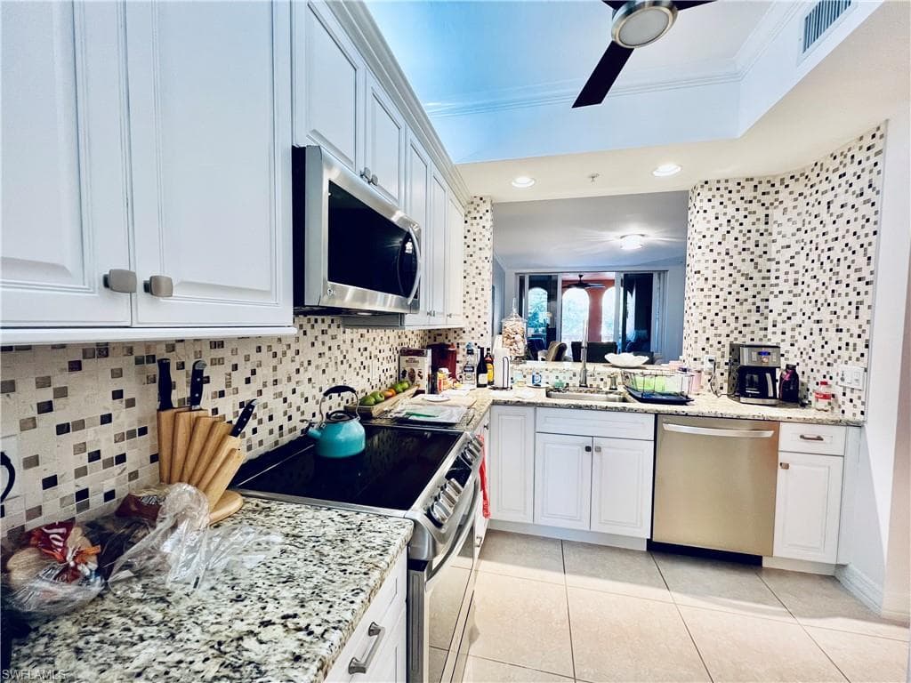 410 Bayfront PL 2202 NAPLES, FL 34102