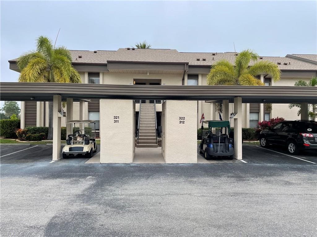 5805 Trailwinds DR 321 FORT MYERS, FL 33907