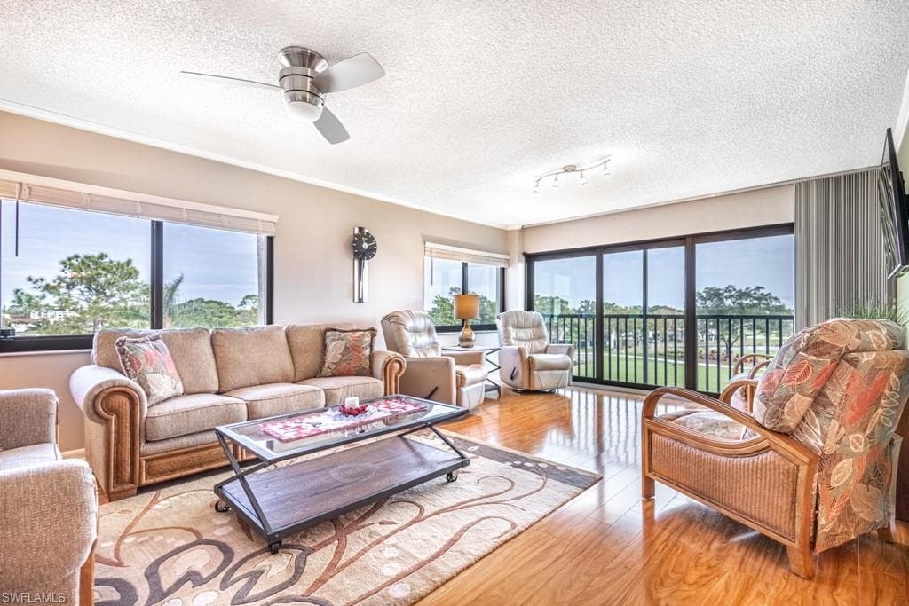7406 Lake Breeze DR 411 FORT MYERS, FL 33907