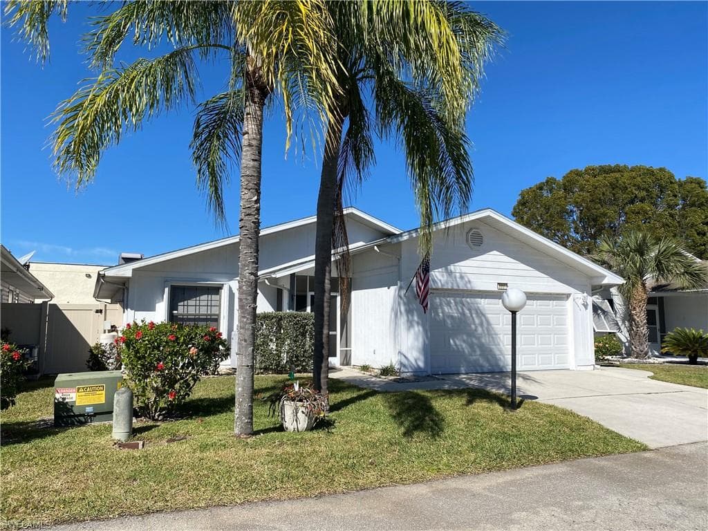 5551 Longleaf DR NORTH FORT MYERS, FL 33917