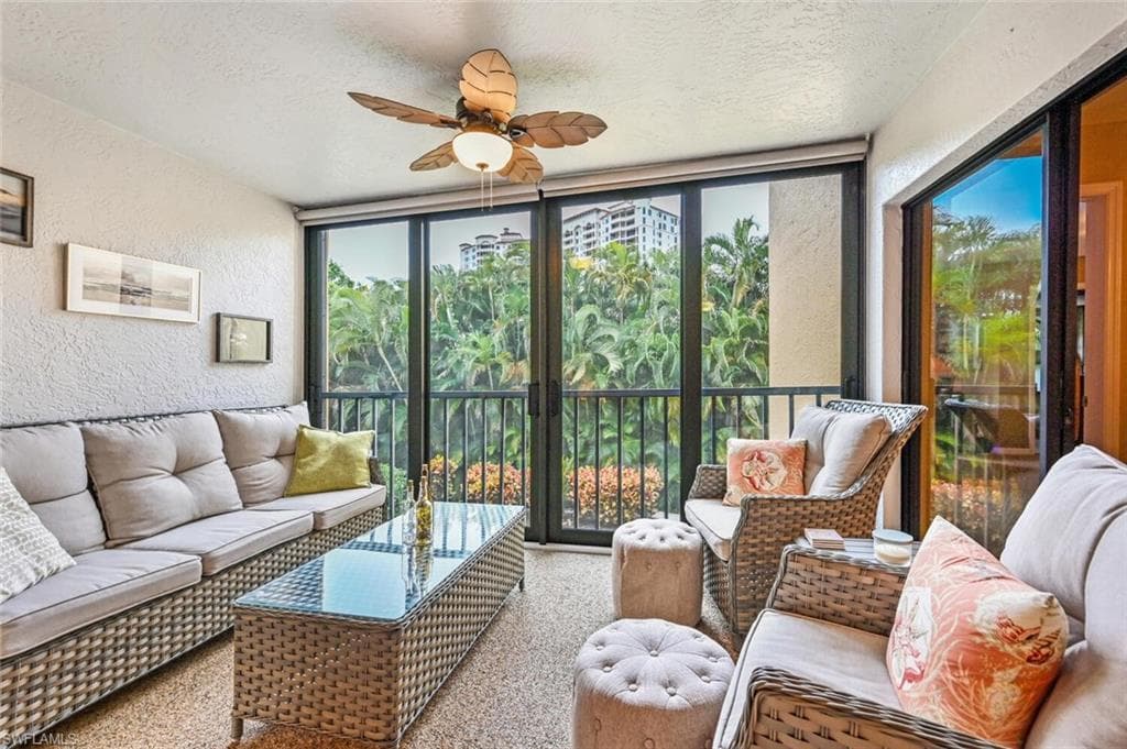 592 Beachwalk CIR N-204 NAPLES, FL 34108