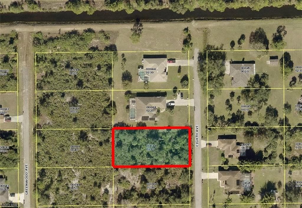 717 Eighth AVE LEHIGH ACRES, FL 33972
