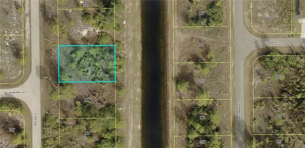 745 Troy AVE LEHIGH ACRES, FL 33974