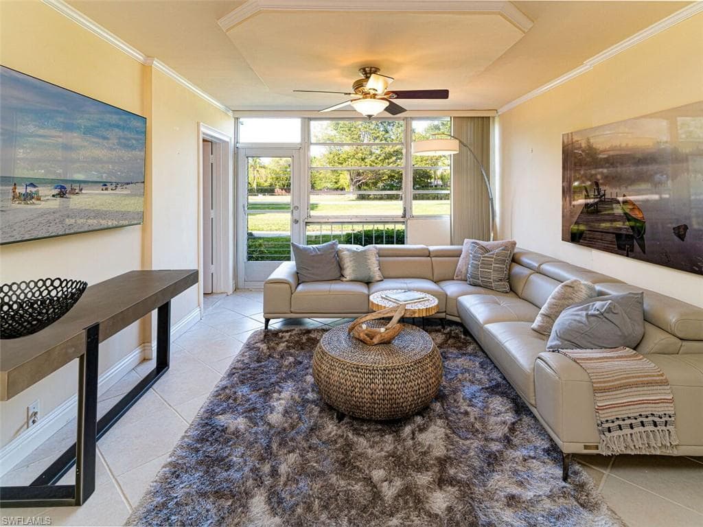 670 Broad AVE S J670 NAPLES, FL 34102