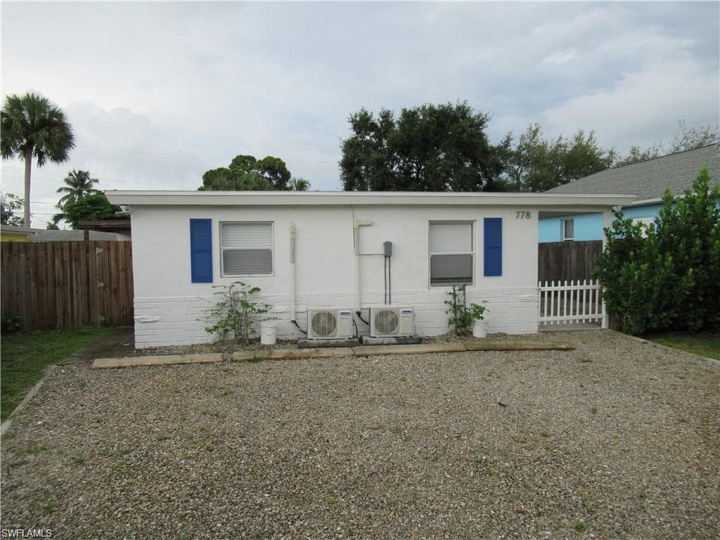 778 107th AVE N NAPLES, FL 34108