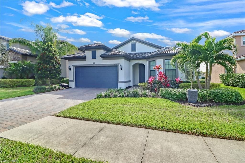 2058 Minneola ST NAPLES, FL 34120
