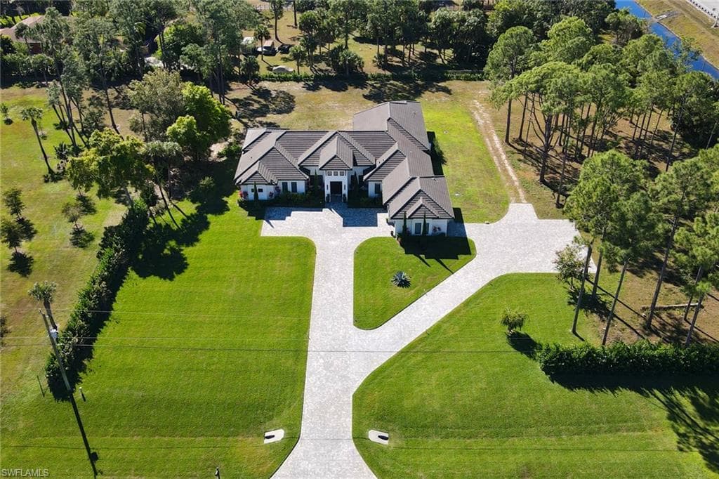 3896 7th AVE SW NAPLES, FL 34117