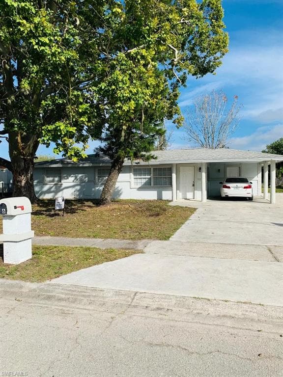 6 Castlebar CIR FORT MYERS, FL 33905
