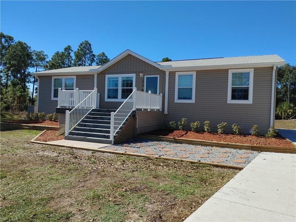 1219 Robert AVE LEHIGH ACRES, FL 33972