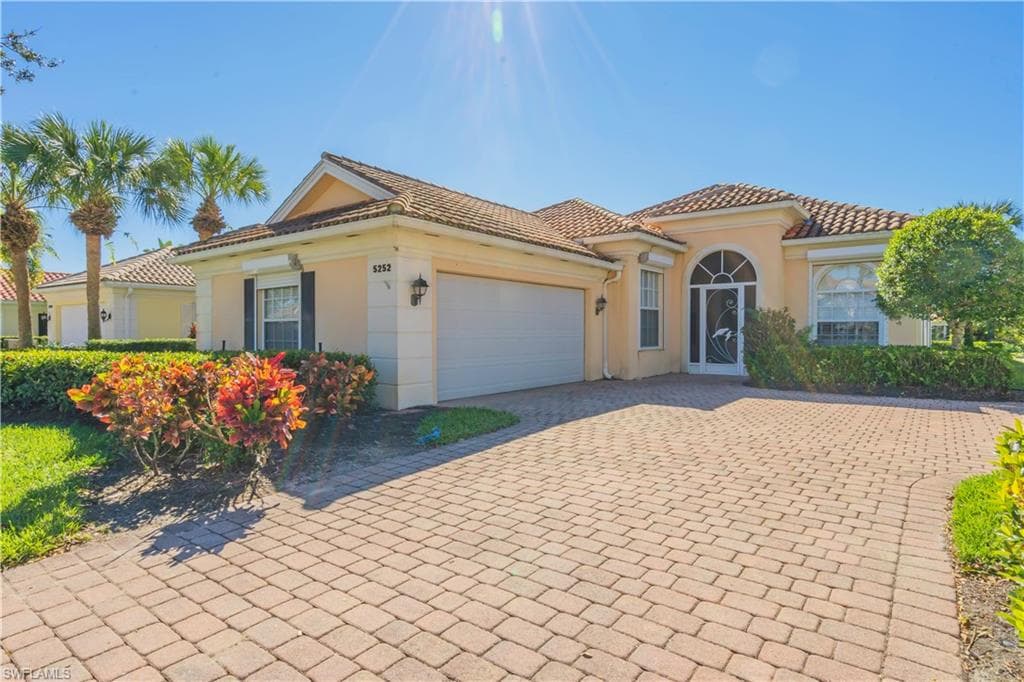 5252 Hawkesbury WAY NAPLES, FL 34119
