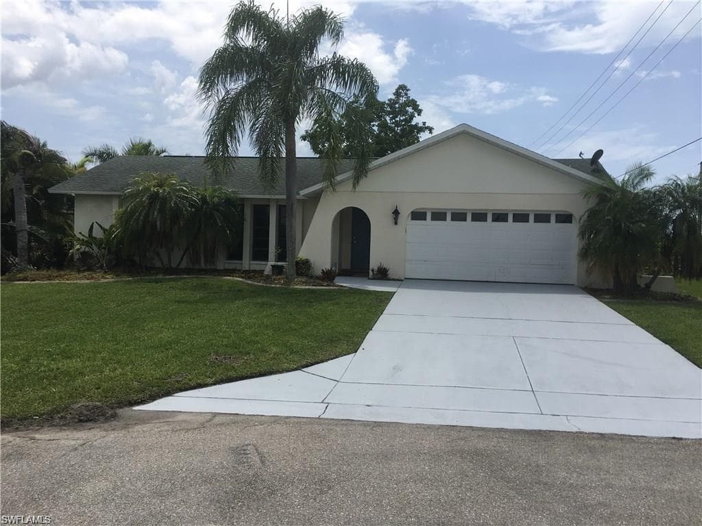 4800 SW 12th PL CAPE CORAL, FL 33914